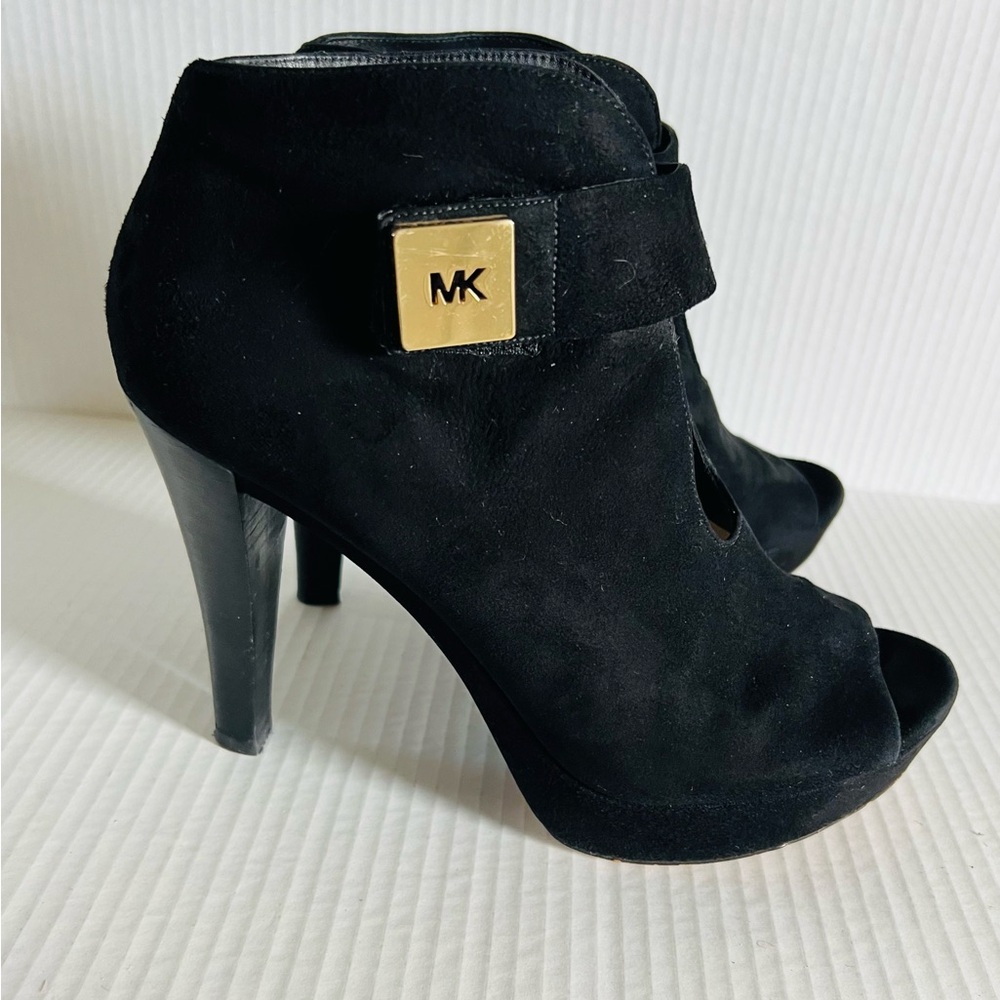 Michael Kors Sz 9 M Women’s Davenport  Bootie Shoes Black Suede/Gold inside